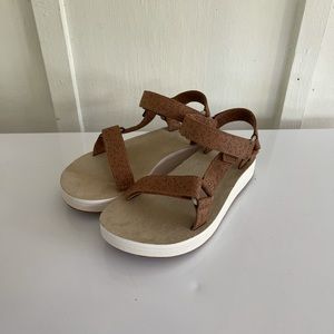 Teva Women’s Midform Universal Sandals